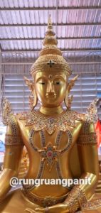 พระแก้วมรกต พระทรงเครื่องพระจักรพรรด์_201219_0