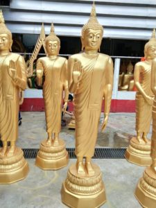 พระประจำวัน ยืน